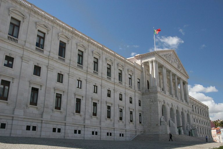 CSTAF entrega Relatório de Atividades de 2024 na Assembleia da República