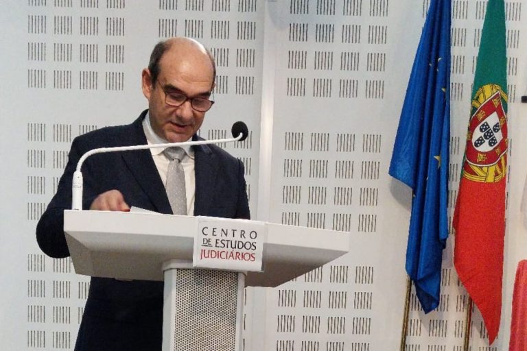 Presidente do CSTAF marca presença na cerimónia de abertura dos cursos de formação de magistrados e tomada de posse do novo diretor do Centro de Estudos Judiciários (CEJ)