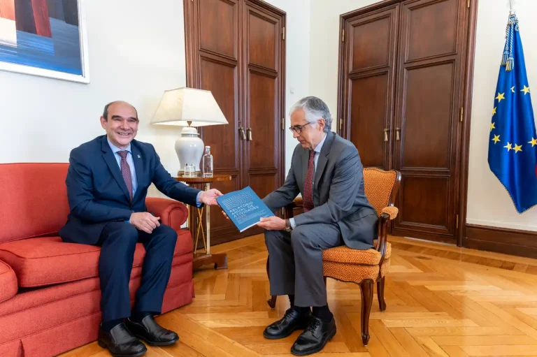 CSTAF entrega Relatório de Atividades de 2025 na AR
